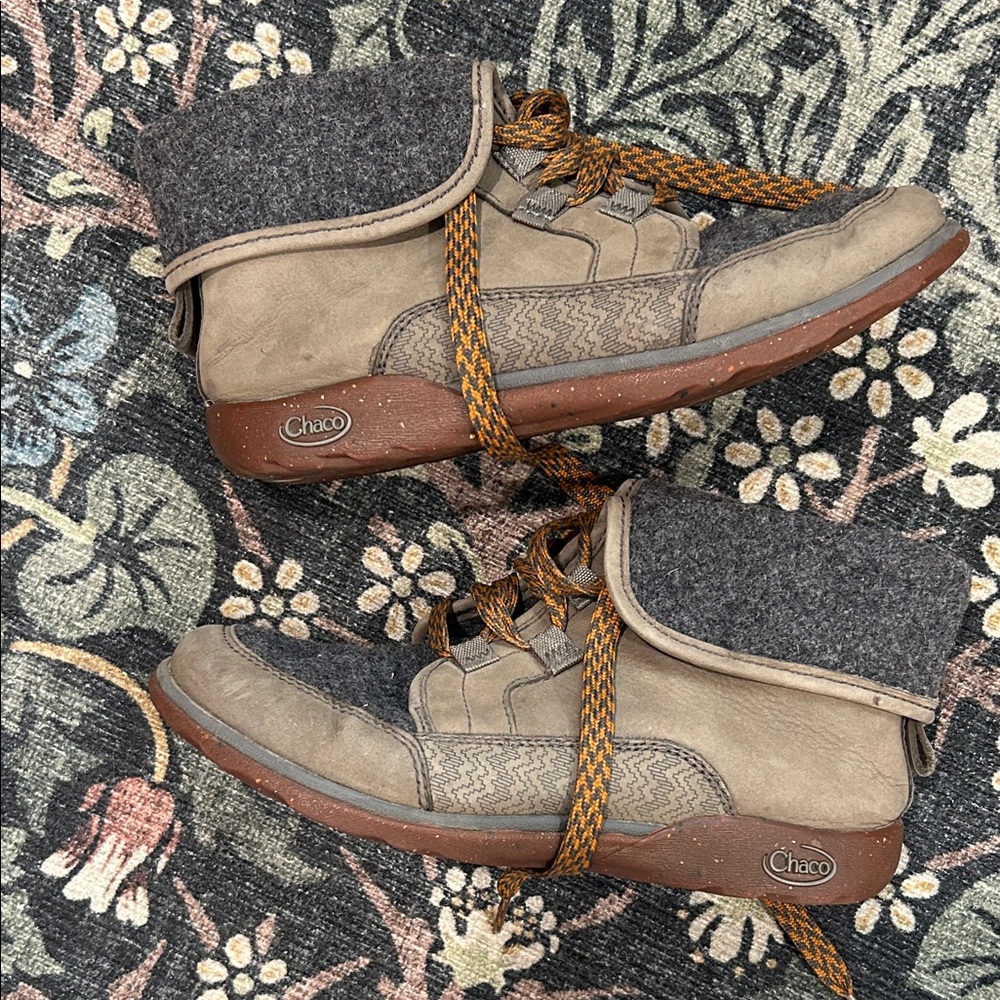 Chaco women’s Barbary hiking boots - Picture 2 of 7